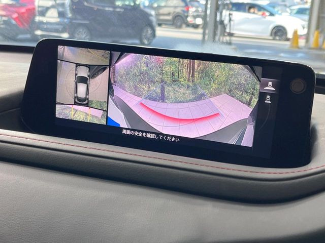 【360&deg;ビューモニター】専用のカメラにより、上から見下ろしたような視点で360度クルマの周囲を確認することができます☆死角部分も確認しやすく、狭い場所での切り返しや駐車もスムーズに行えます。