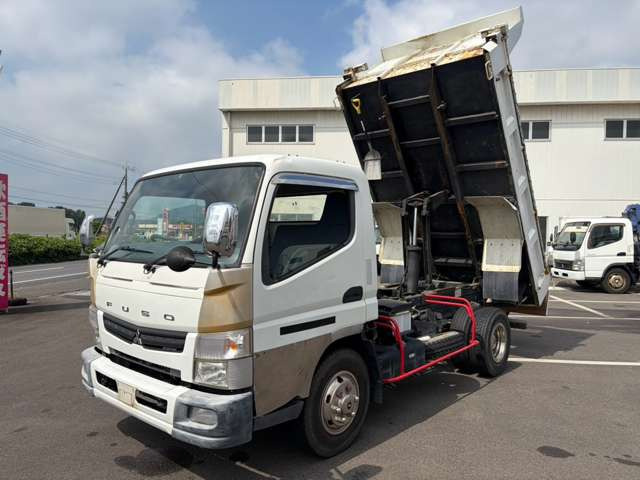 キャンターダンプ