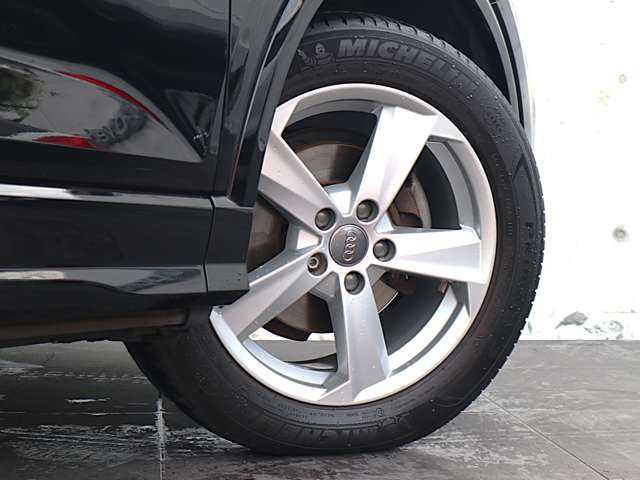 Q21.0 TFSI スポーツ