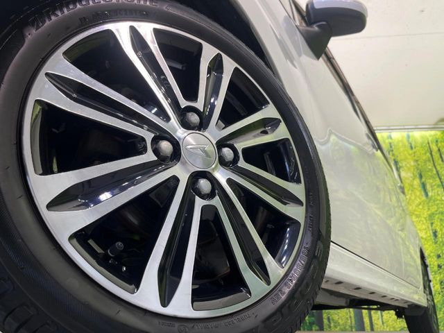 �y����15�C���`�A���~�z�C�[���z�O�ςɃ}�b�`���������A���~�z�C�[���𑕒����Ă���܂��B�e��ЊO�A���~�z�C�[����A�X�^�b�h���X�^�C�����戵�����Ă���܂��B���񂲑��k������