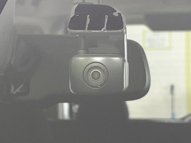 【ドライブレコーダー】ドライブレコーダー装備!走行中はもちろん、あおり運転や事故に遭遇した際、映像で記録し、万一のリスクに備えます。※記録用SDカードはお客様ご自身でご準備いただく必要があります。