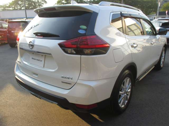 エクストレイル2.0 20Xi ハイブリッド 4WD