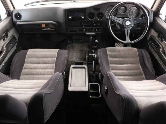 ランドクルーザー604.0 VX ハイルーフ ディーゼル 4WD