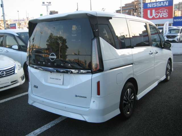 セレナ1.4 e-POWER ハイウェイスターV