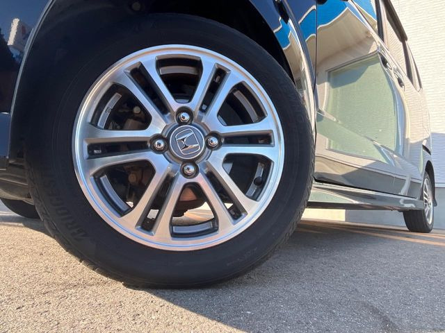 �y����14�C���`�A���~�z�C�[���z�O�ςɃ}�b�`���������A���~�z�C�[���𑕒����Ă���܂��B�e��ЊO�A���~�z�C�[����A�X�^�b�h���X�^�C�����戵�����Ă���܂��B���񂲑��k����������