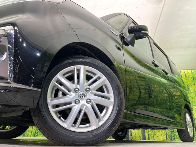 �y����15�C���`�A���~�z�C�[���z�O�ςɃ}�b�`���������A���~�z�C�[���𑕒����Ă���܂��B�e��ЊO�A���~�z�C�[����A�X�^�b�h���X�^�C�����戵�����Ă���܂��B���񂲑��k����������