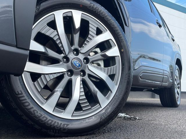 �y�O���[�h��p����19�C���`�A���~�z�C�[���z�f�U�C�����̍��������A���~�z�C�[���𑕒����Ă���܂��B�e��ЊO�A���~�z�C�[����A�X�^�b�h���X�^�C�����戵�����Ă���܂��B���񂲑��k����������