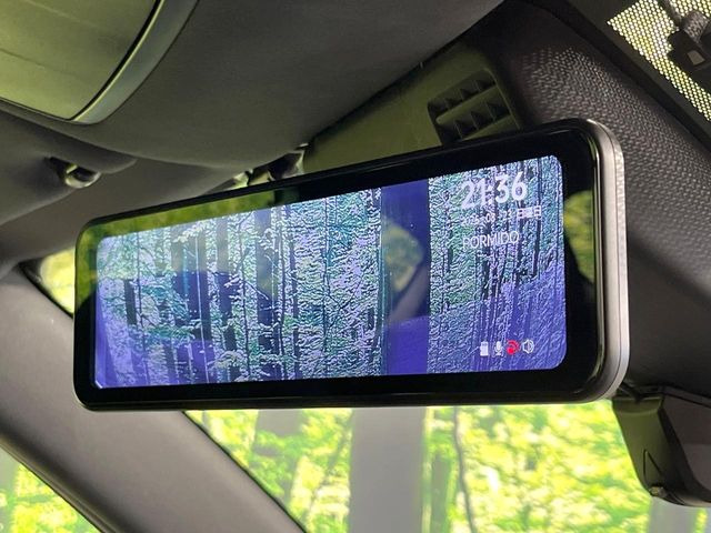【デジタルインナーミラー】後席の大きな荷物や同乗者で後方が確認しづらい時でも安心!カメラが撮影した車両後方の映像をルームミラー内に表示。クリアな視界で状況の確認が可能です!