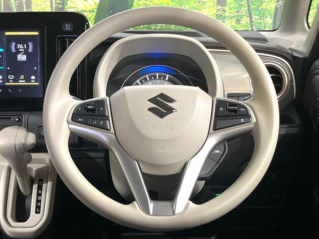 【ステアリングスイッチ】運転中、前方から目線をそらすことなく、オーディオ等の操作が可能な便利機能!安心&快適なドライブを演出してくれます♪