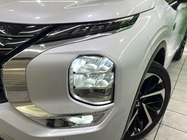 【シーケンシャルターンランプ付きLEDヘッドライト】人気の『流れるウィンカー』付きのLEDヘッドライトを装備♪高級感はもちろん、点灯時は存在感たっぷりで他車からも認識されやすく安心です。