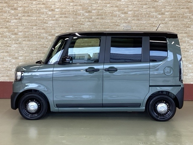 N-BOXジョイ 2トーン