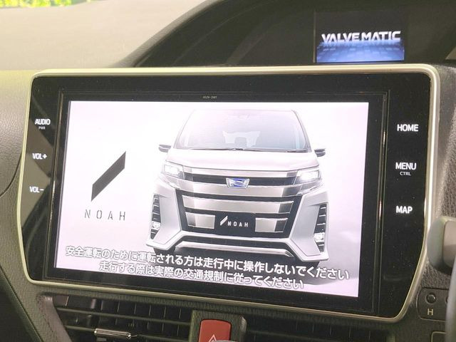 【純正10型ナビ】人気の純正ナビを装備。オーディオ機能も充実しており、Bluetooth接続すればお持ちのスマホやMP3プレイヤーの音楽を再生可能!毎日の運転がさらに楽しくなります!!