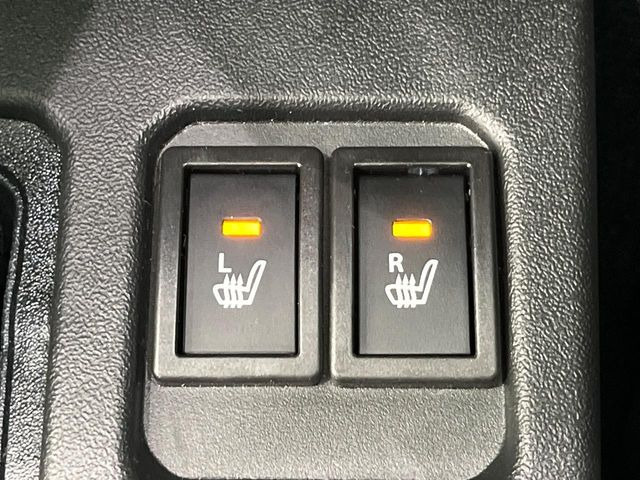 【シートヒーター】寒い日に重宝するシートヒーター!エアコンより早く温まってくれるので寒がりの人も安心ですね♪エアコンの温風は乾燥するから苦手、という方にもをおすすめです。