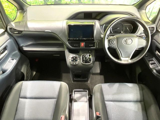 ヴォクシー1.8 ハイブリッド ZS