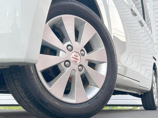 �y14�C���`�A���~�z�C�[���z�O�ςɃ}�b�`���������A���~�z�C�[���𑕒����Ă���܂��B�e��ЊO�A���~�z�C�[����A�X�^�b�h���X�^�C�����戵�����Ă���܂��B���񂲑��k����������
