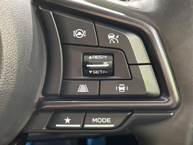 【全車速追従機能付クルーズコントロール】高速道路での長距離走行が楽に!!自動で速度を保つクルーズコントロールが、衝突軽減システムと連携し、前方の車両を感知して車間を保つように速度調節してくれます!!