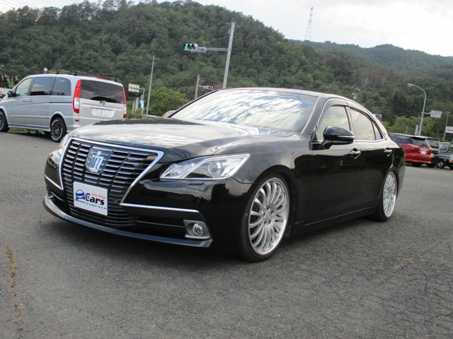 クラウンハイブリッド 2.5 ロイヤルサルーンG Four 4WD