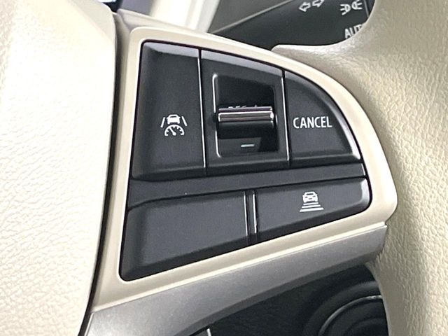 【アダプティブクルーズコントロール】高速道路での長距離走行が楽に!!自動で速度を保つクルーズコントロールが、衝突軽減システムと連携し、前方の車両を感知して車間を保つように速度調節してくれます!!