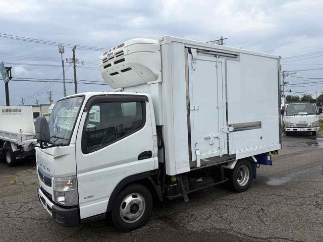 キャンター冷蔵冷凍車