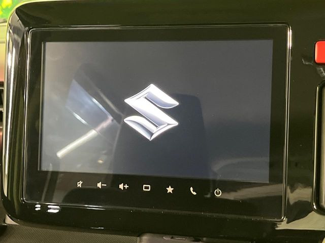 【メーカー純正ナビ】インテリアに溶け込むスタイリッシュな「専用設計」メーカーナビを装備♪視認性や操作性など基本性能にも優れ、より上質なカーライフをお楽しみいただけます。