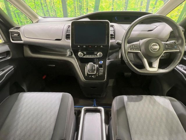 セレナ1.2 e-POWER ハイウェイスターV