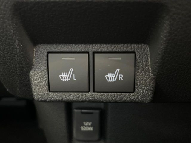 【シートヒーター】寒い日に重宝するシートヒーター!エアコンより早く温まってくれるので寒がりの人も安心ですね♪エアコンの温風は乾燥するから苦手、という方にもをおすすめです。