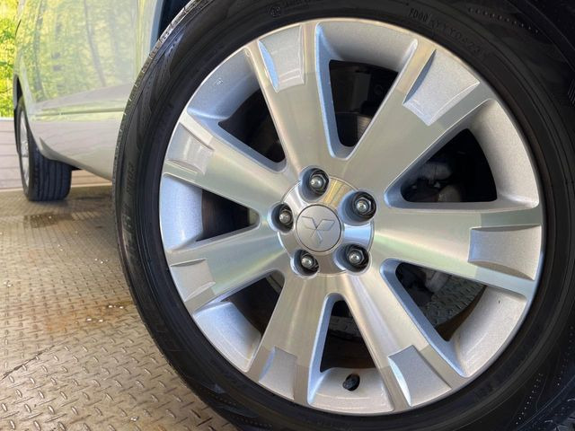 �y����18�C���`�A���~�z�C�[���z�O�ςɃ}�b�`���������A���~�z�C�[���𑕒����Ă���܂��B�e��ЊO�A���~�z�C�[����A�X�^�b�h���X�^�C�����戵�����Ă���܂��B���񂲑��k����������