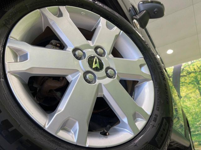 �y����15�C���`�A���~�z�C�[���z�O�ςɃ}�b�`���������A���~�z�C�[���𑕒����Ă���܂��B�e��ЊO�A���~�z�C�[����A�X�^�b�h���X�^�C�����戵�����Ă���܂��B���񂲑��k����������