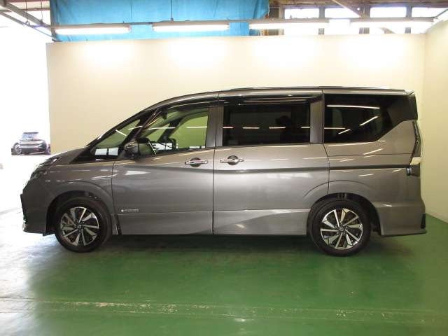 セレナ1.2 e-POWER ハイウェイスターV