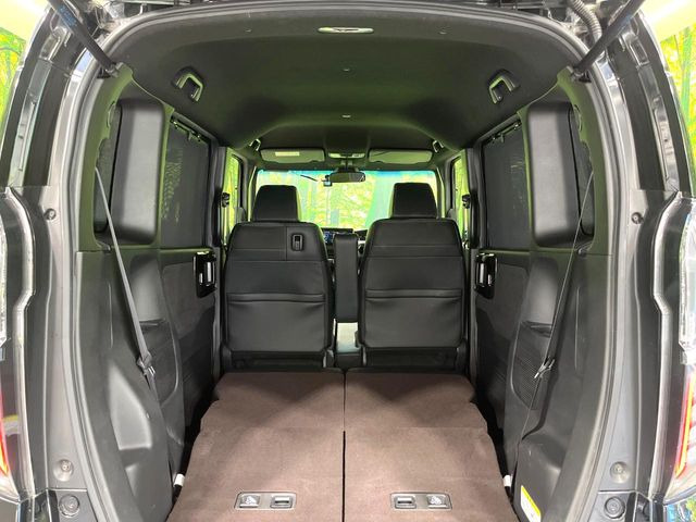 普段のお買い物や通勤、送迎等に十分な荷室スペースを確保しております。セカンドシートを倒すと、大きな荷物の積載も可能です♪