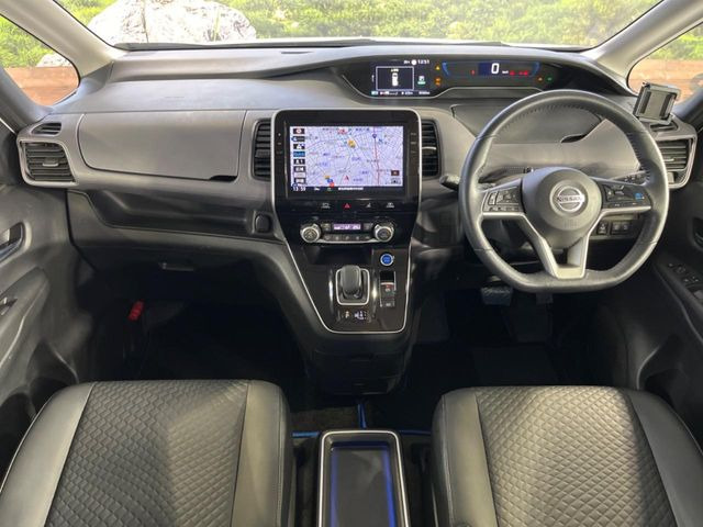 セレナ1.2 e-POWER ハイウェイスターV