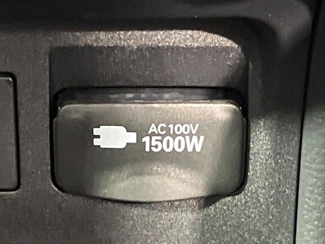 【1500Wアクセサリーコンセント】消費電力1500Wまでの家電が使えます。キャンプやスポーツ・アウトドアでのアクティビティはもちろん、災害・停電の際に大活躍♪