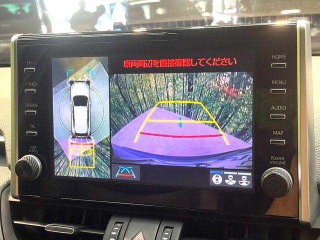 【パノラミックビューモニター】専用のカメラにより、上から見下ろしたような視点で360度クルマの周囲を確認することができます☆死角部分も確認しやすく、狭い場所での切り返しや駐車もスムーズに行えます。