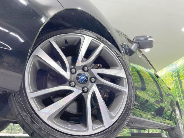 �y����18�C���`�A���~�z�C�[���z�O�ςɃ}�b�`���������A���~�z�C�[���𑕒����Ă���܂��B�e��ЊO�A���~�z�C�[����A�X�^�b�h���X�^�C�����戵�����Ă���܂��B���񂲑��k����������