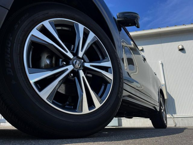 �y����18�C���`�A���~�z�C�[���z�O�ςɃ}�b�`���������A���~�z�C�[���𑕒����Ă���܂��B�e��ЊO�A���~�z�C�[����A�X�^�b�h���X�^�C�����戵�����Ă���܂��B���񂲑��k����������