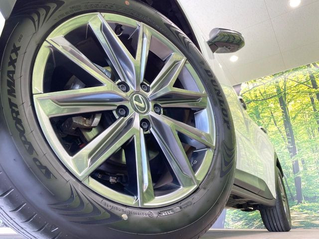 �y����18�C���`�A���~�z�C�[���z�O�ςɃ}�b�`���������A���~�z�C�[���𑕒����Ă���܂��B�e��ЊO�A���~�z�C�[����A�X�^�b�h���X�^�C�����戵�����Ă���܂��B���񂲑��k����������