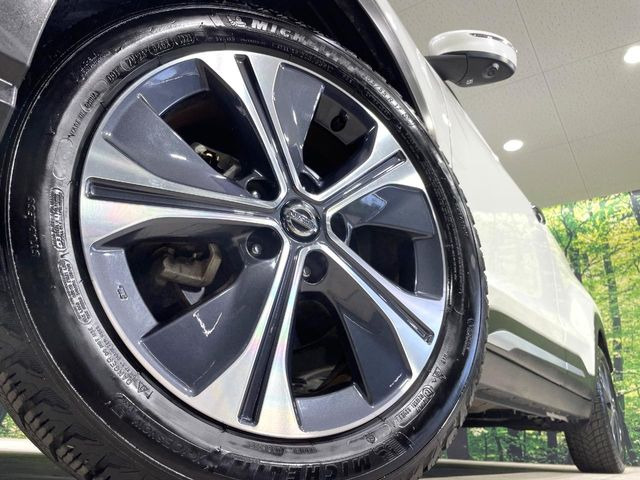 �y����17�C���`�A���~�z�C�[���z�O�ςɃ}�b�`���������A���~�z�C�[���𑕒����Ă���܂��B�e��ЊO�A���~�z�C�[����A�X�^�b�h���X�^�C�����戵�����Ă���܂��B���񂲑��k����������