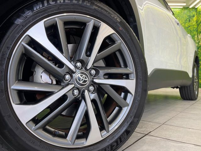 �y����18�C���`�A���~�z�C�[���z�O�ςɃ}�b�`���������A���~�z�C�[���𑕒����Ă���܂��B�e��ЊO�A���~�z�C�[����A�X�^�b�h���X�^�C�����戵�����Ă���܂��B���񂲑��k����������