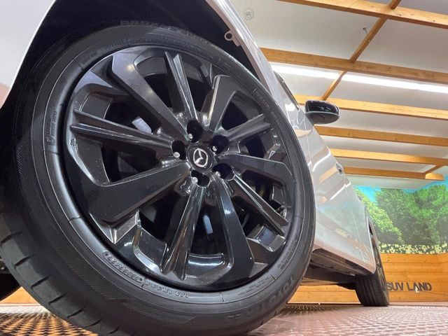 �y����20�C���`�A���~�z�C�[���z�O�ςɃ}�b�`���������A���~�z�C�[���𑕒����Ă���܂��B�e��ЊO�A���~�z�C�[����A�X�^�b�h���X�^�C�����戵�����Ă���܂��B���񂲑��k����������