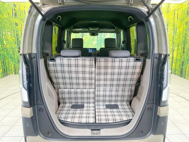 普段のお買い物や通勤、送迎等に十分な荷室スペースを確保しております。セカンドシートを倒すと、大きな荷物の積載も可能です♪