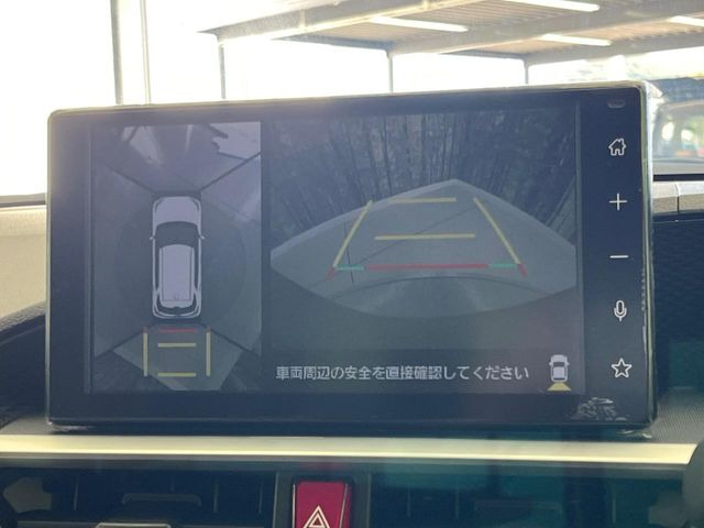 【パノラミックビューモニター】専用のカメラにより、上から見下ろしたような視点で360度クルマの周囲を確認することができます☆死角部分も確認しやすく、狭い場所での切り返しや駐車もスムーズに行えます。