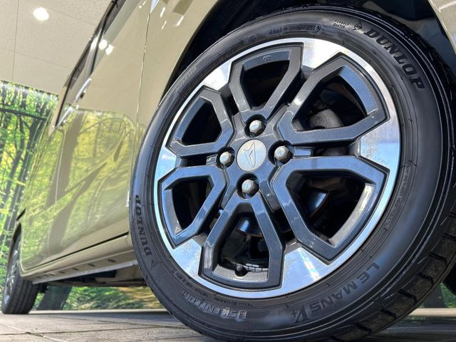 �y����15�C���`�A���~�z�C�[���z�O�ςɃ}�b�`���������A���~�z�C�[���𑕒����Ă���܂��B�e��ЊO�A���~�z�C�[����A�X�^�b�h���X�^�C�����戵�����Ă���܂��B���񂲑��k����������