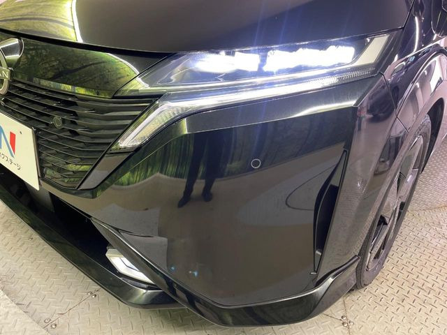 【シーケンシャルターンランプ付きLEDヘッドライト】人気の『流れるウィンカー』付きのLEDヘッドライトを装備♪高級感はもちろん、点灯時は存在感たっぷりで他車からも認識されやすく安心です。