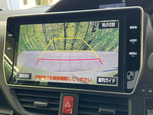 【バックカメラ】駐車時に後方がリアルタイム映像で確認できます。大型商業施設や立体駐車場での駐車時や、夜間のバック時に大活躍!運転スキルに関わらず、今や必須となった装備のひとつです!