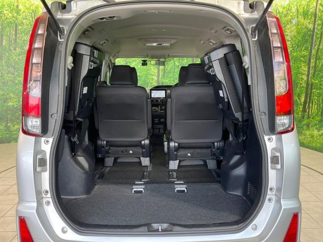 普段のお買い物や通勤、送迎等に十分な荷室スペースを確保しております。セカンドシートを倒すと、大きな荷物の積載も可能です♪