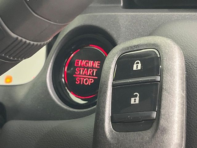 �yHonda�X�}�[�g�L�[�z�J�o����|�P�b�g�ɓ��ꂽ�܂܂ł��h�A�̎{���E�������\�ȃX�}�[�g�L�[�𑕔��B�G���W���̃I���E�I�t�����J�M�����o���K�v����������Ƃ��Ă��֗��ł���