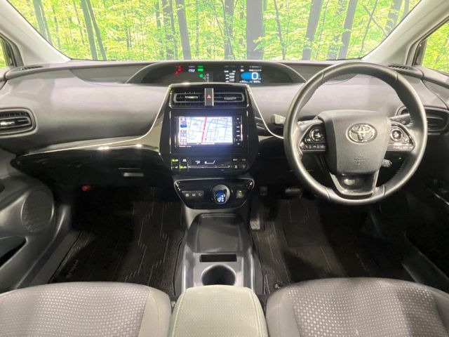 プリウス1.8 S