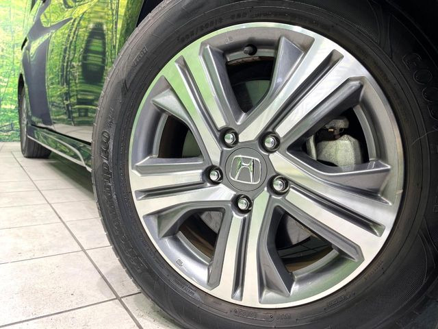 �y����16�C���`�A���~�z�C�[���z�O�ςɃ}�b�`���������A���~�z�C�[���𑕒����Ă���܂��B�e��ЊO�A���~�z�C�[����A�X�^�b�h���X�^�C�����戵�����Ă���܂��B���񂲑��k����������