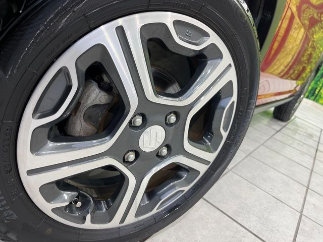 【純正15インチアルミホイール】外観にマッチした純正アルミホイールを装着しております。各種社外アルミホイールや、スタッドレスタイヤも取扱いしております。是非ご相談ください♪
