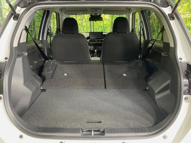 普段のお買い物や通勤、送迎等に十分な荷室スペースを確保しております。セカンドシートを倒すと、大きな荷物の積載も可能です♪